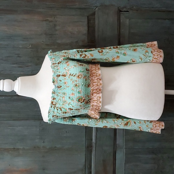 Anthropologie RAGA Shirred Bell Sleeve Crop Top, Size XSMALL, NWT - Picture 1 of 8